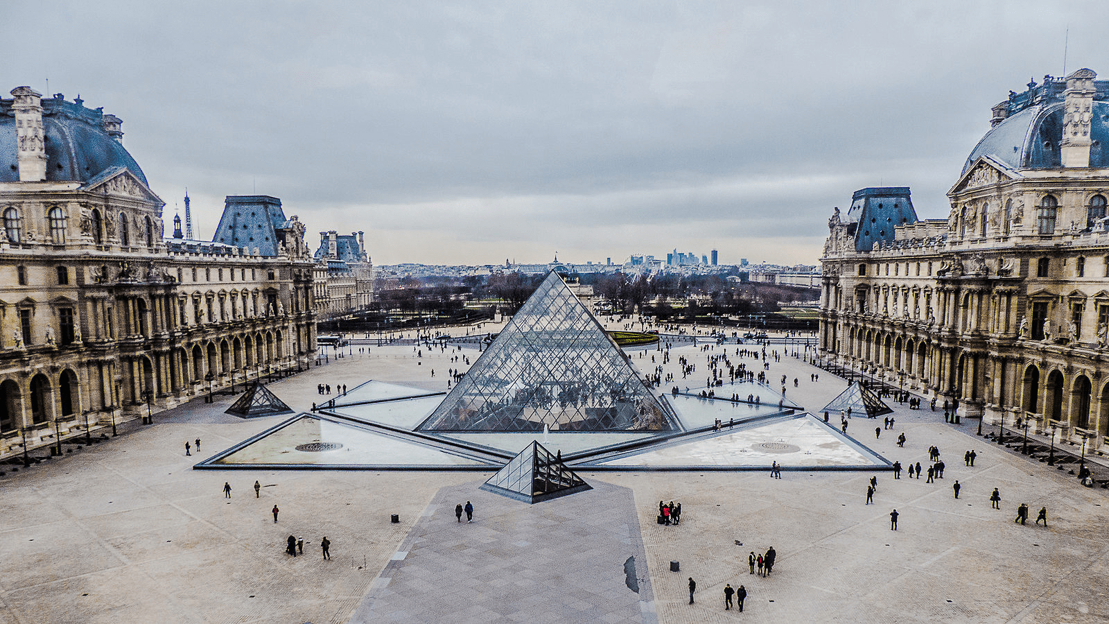 FIIGUREᵀᴹ Solutions - Virtual Piazza - Louvre