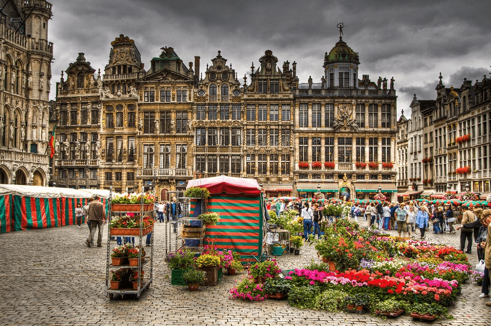 FIIGUREᵀᴹ Solutions - Virtual Piazza - Grand Place, Brussels